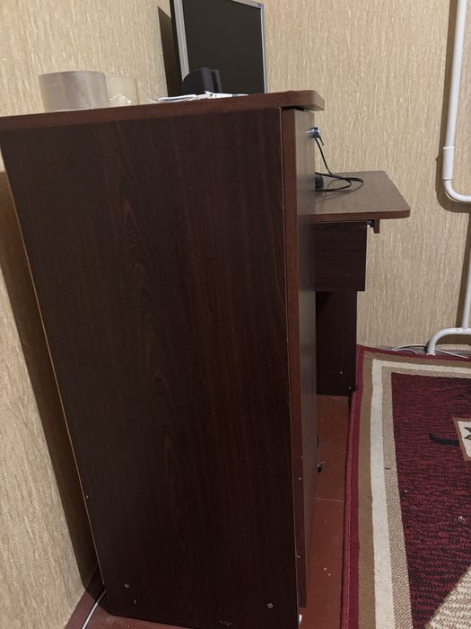 Продам писмовий стіл ТЕРМІНОВО!