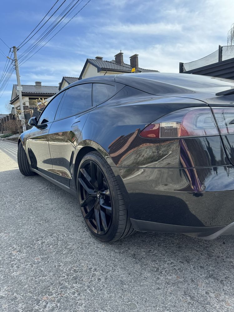 Tesla model s p85d