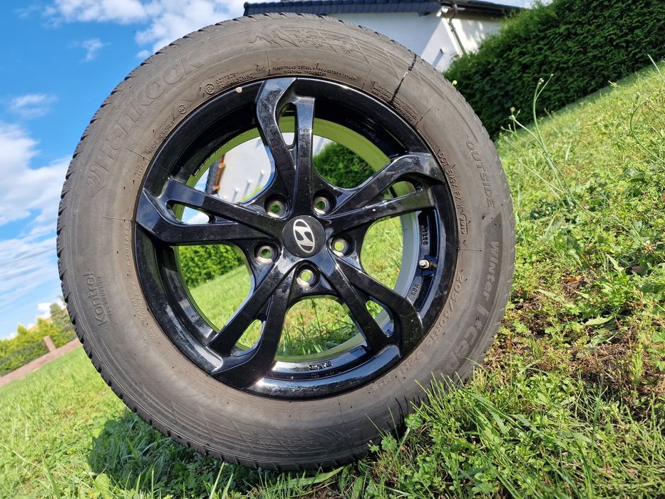 Felgi/koła Oryginalne Hyundai 5x114.3 R16 z oponami zimowymi
