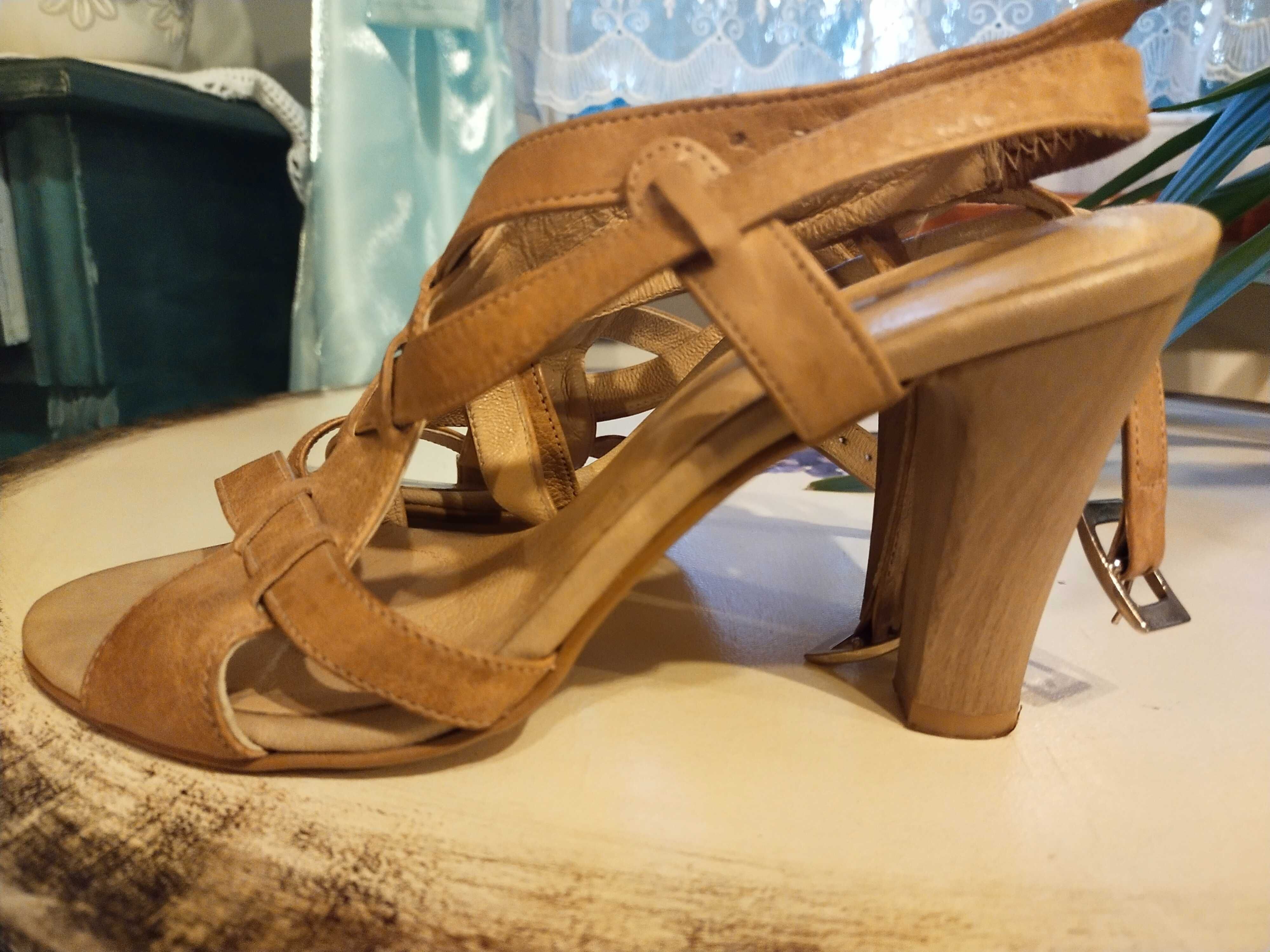 Sprzedam buty nowe skórzane 37