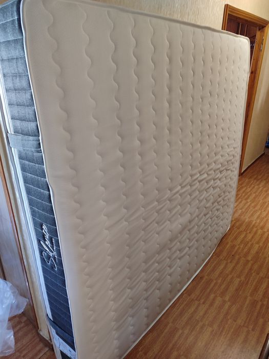 Продам абсолютно новый ортопедический матрас  180*200