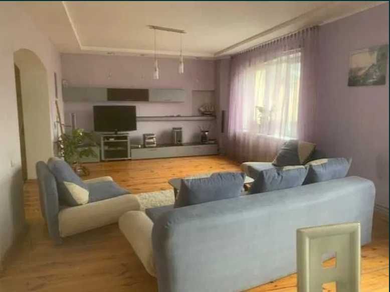 Компактний Окремий будинку в  близькому Передмісті Житомира, 180 кв.м.