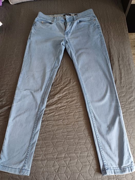 Męskie spodnie Reserved slim fit w rozmiarze 29