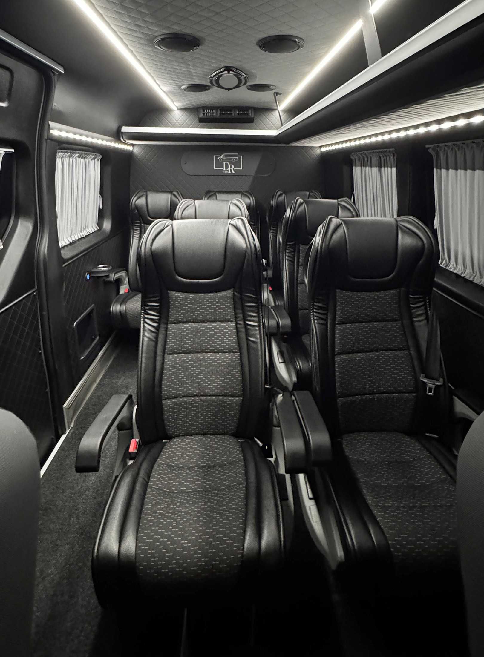 Bus wynajem RENAULT MASTER VIP 9 Osobowy WINIETY w CENIE kat B 9 os TV
