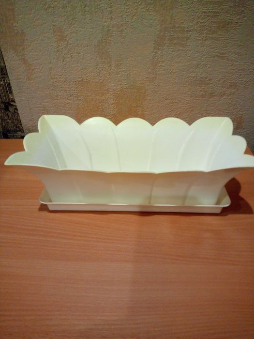 Продам ёмкость для цветов.