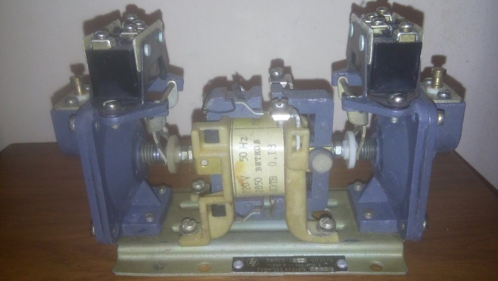 Концевой выключатель двусторонний.