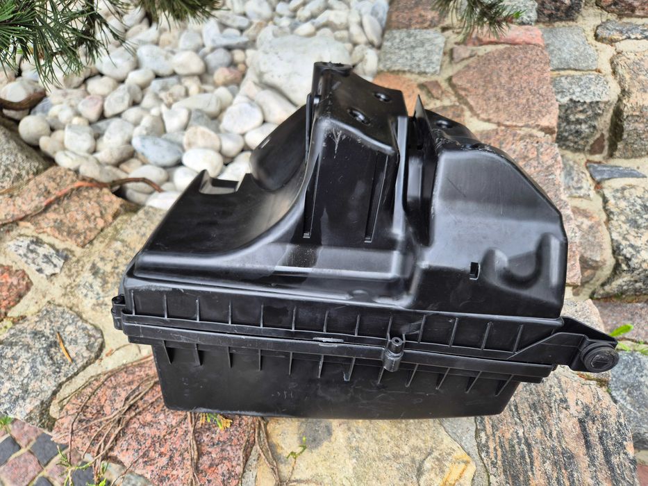 volvo v70  XC60 S60 V60 2.0 2.4 D3 obudowa filtra powietrza