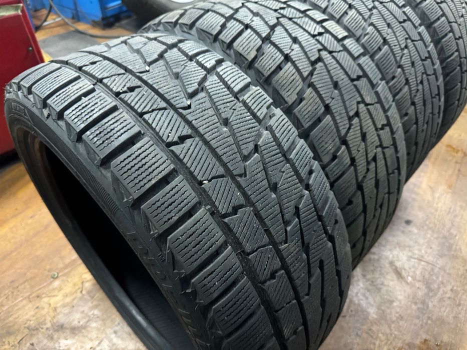Майже нова гума 245 40 18
