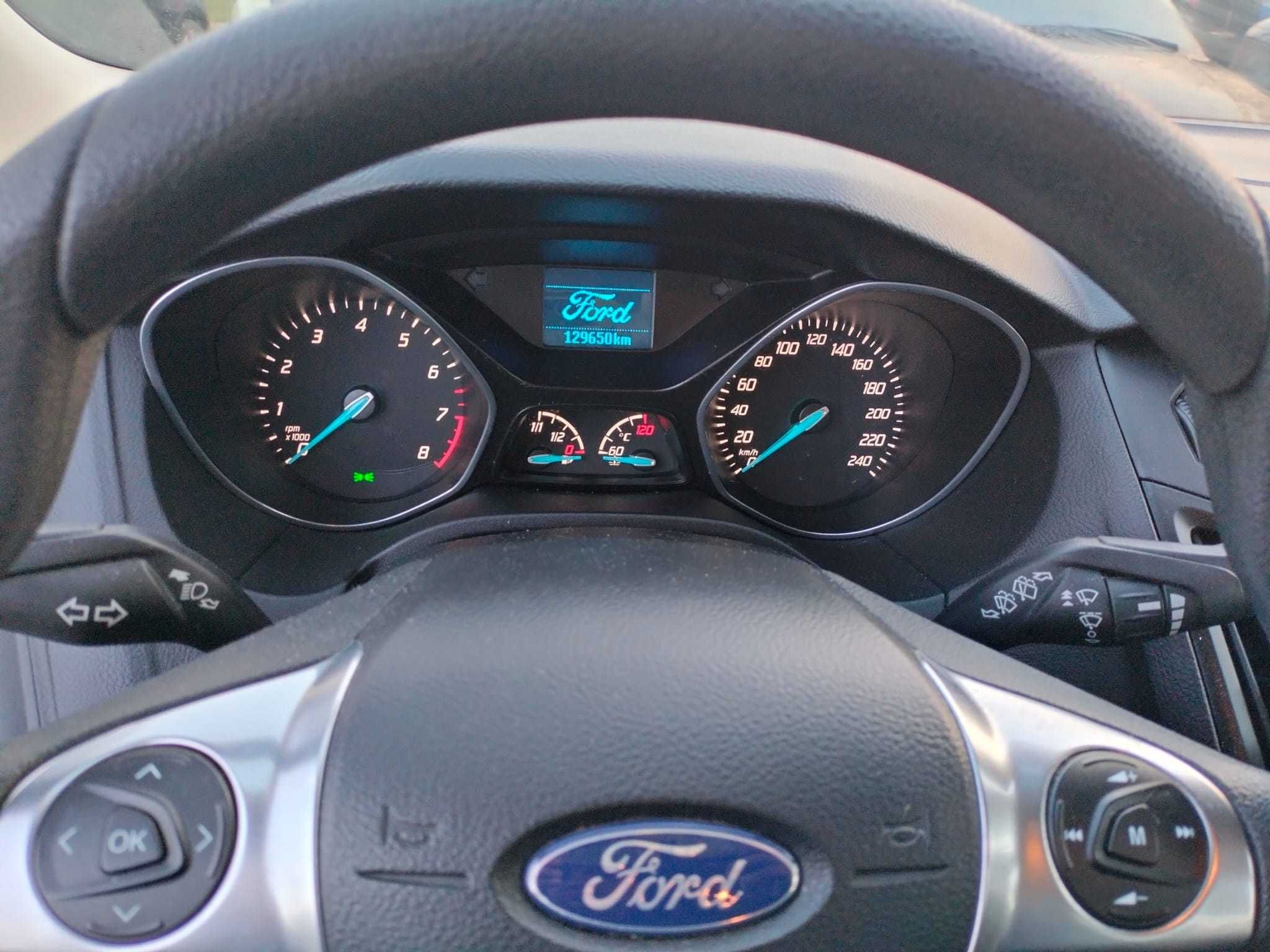 Ford Focus 2014 benzyna 129 tys przebiegu bezwypadkowy idealny