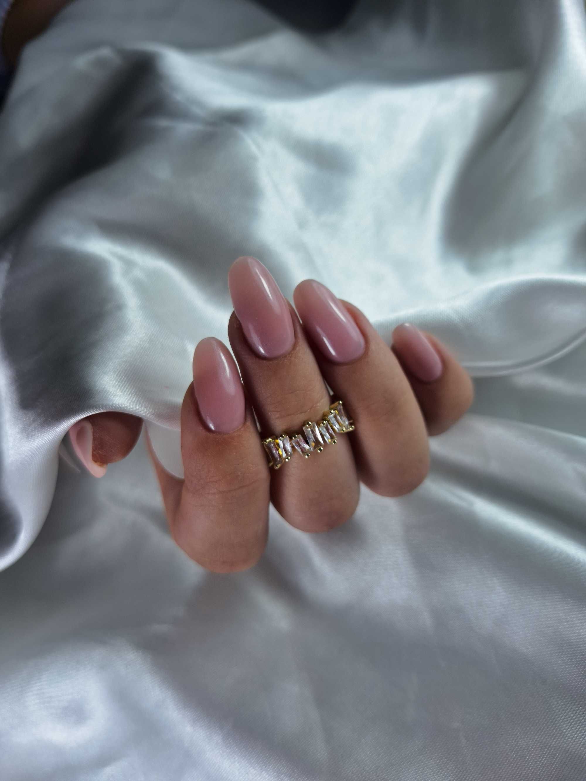 Manicure hybrydowy, uzupełnienie żelowe, przedłużanie