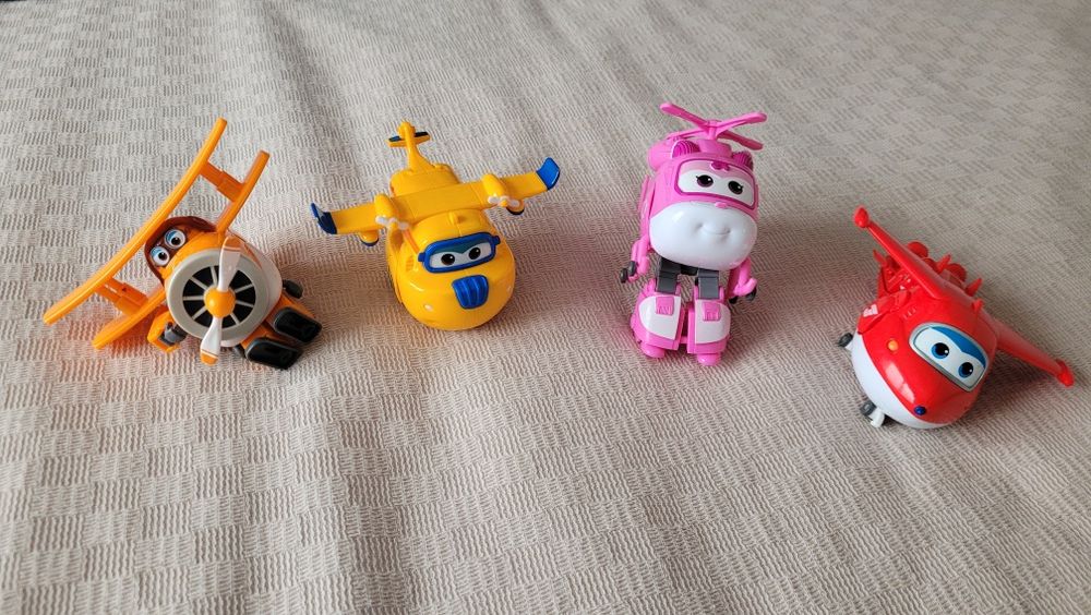 Zabawki Super Wings roboty Jettek i inni