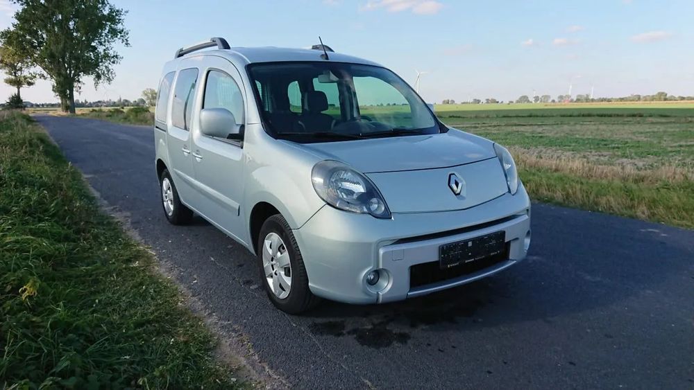 Renault Kangoo Auto zadbane bogate wyposażenie nawi diesel grzane fotele elektryka