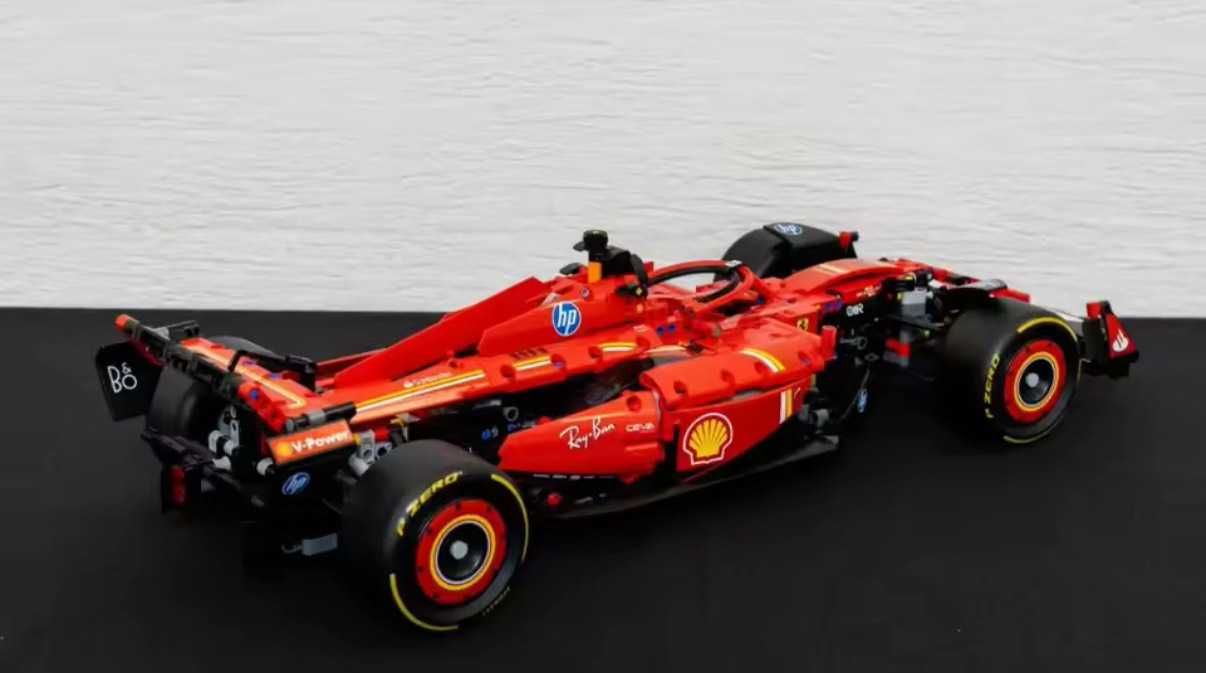 Klocki wzór LEGO Bolid Ferrari F1 SF-24 Samochodzik Formuła 1 PUDEŁKO