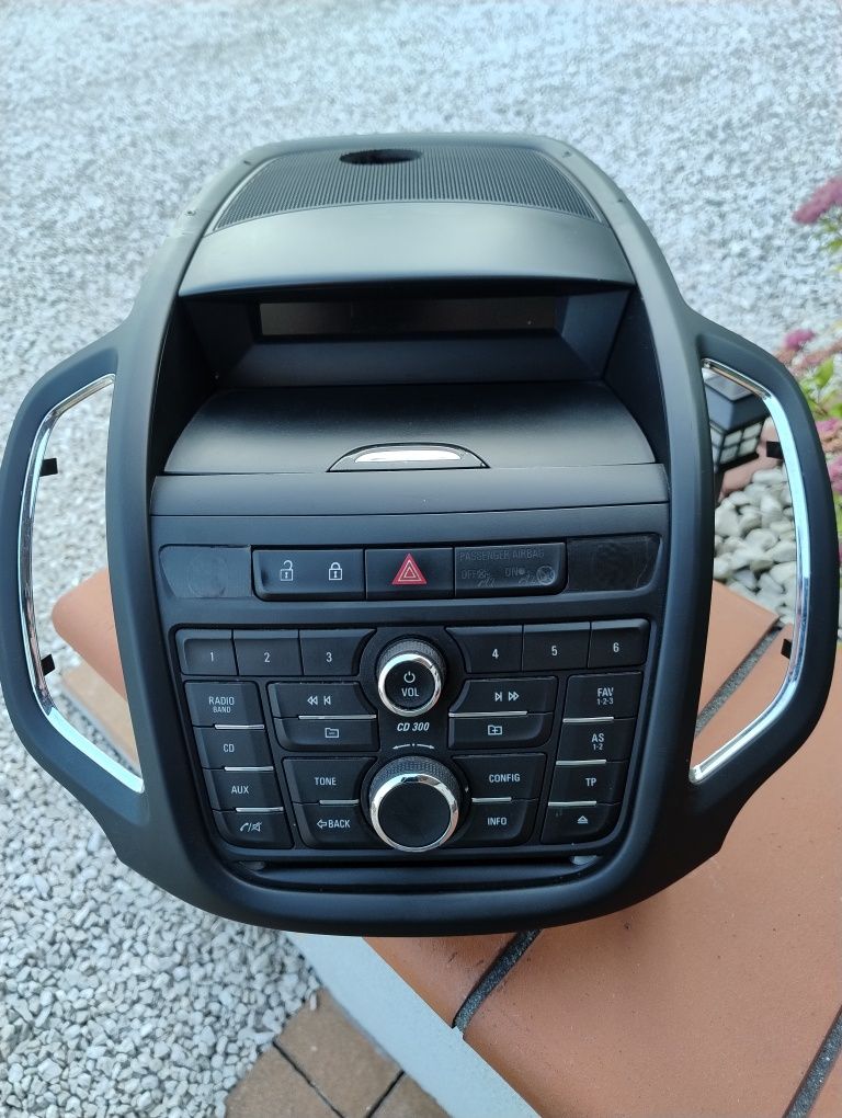 Panel + radio Zafira C