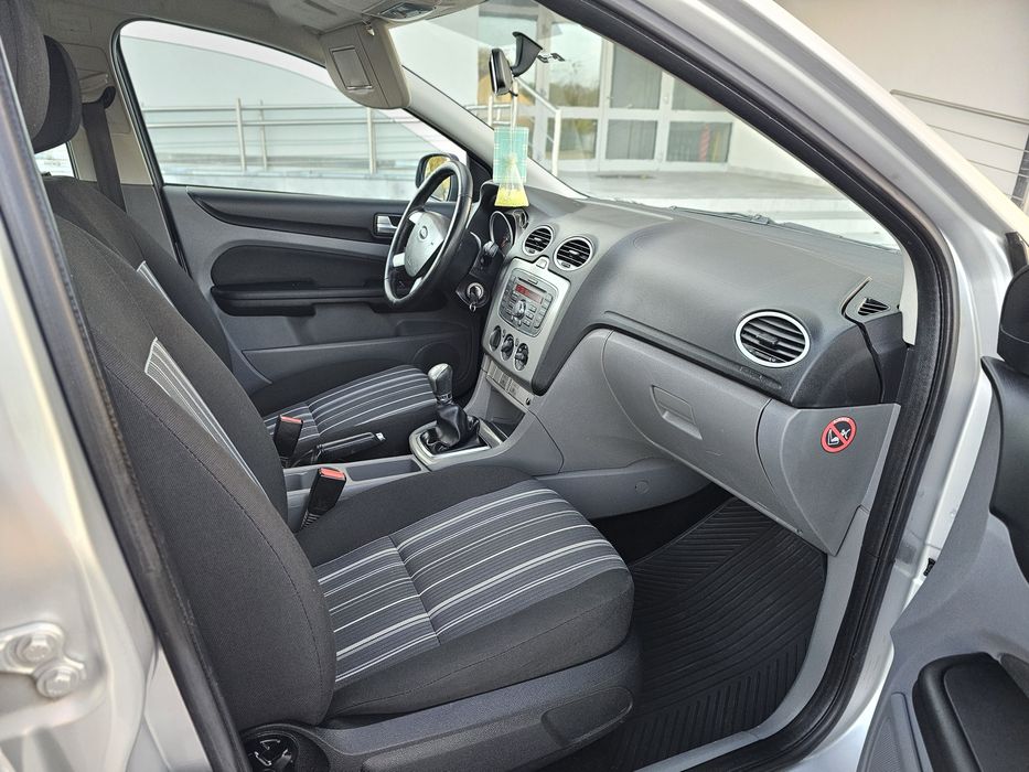 Ford Focus Mk2 Lift 1.6 16V Benzyna **2010**