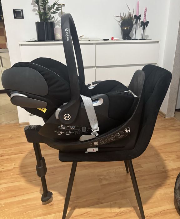 Fotelik Cybex z baza obrotową
