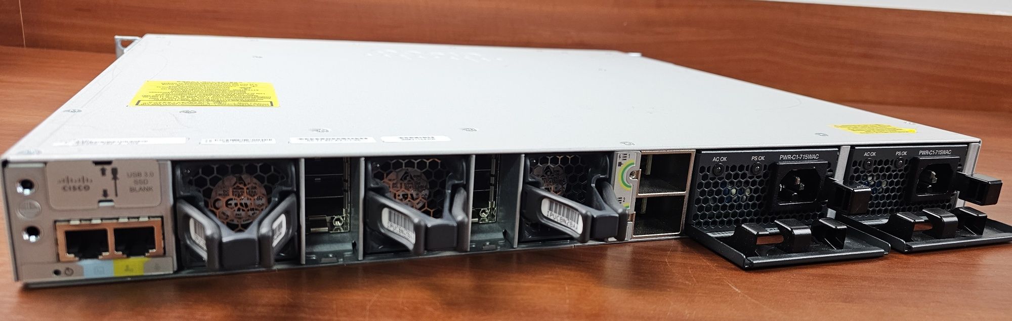 Комутатор+модуль C9300-NM-8X, Cisco Catalyst 9300 48 port PoE+ (C9300-