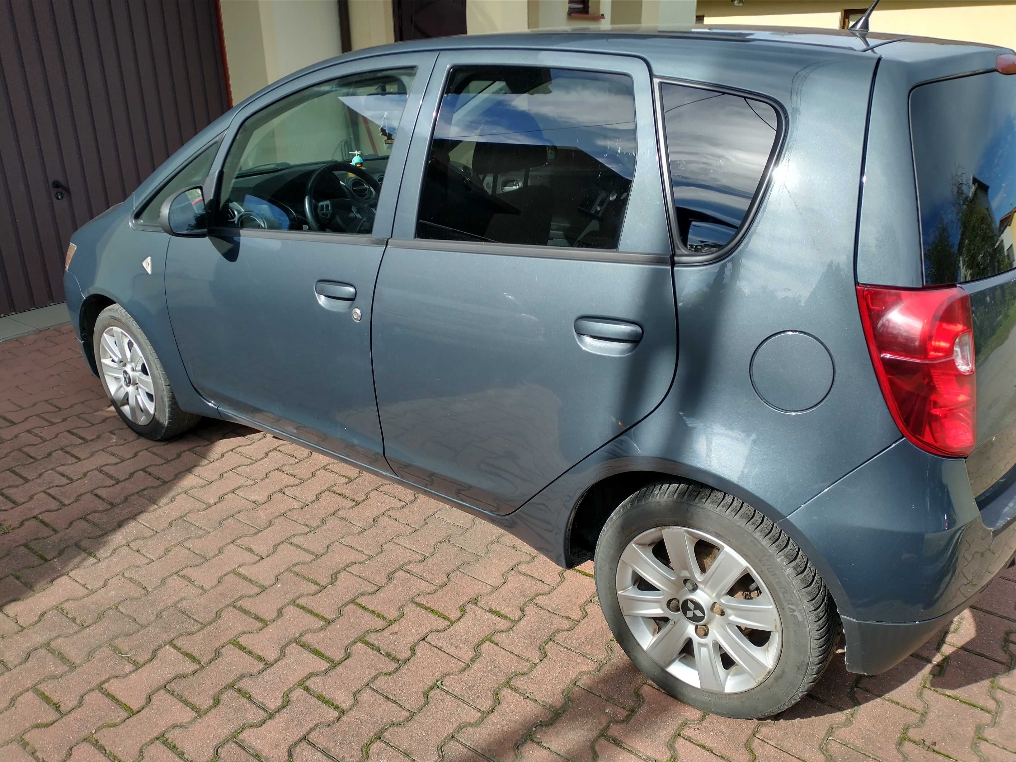 MITSUBISHI COLT 1,1 2011r 5-drzwi klima stan bdb