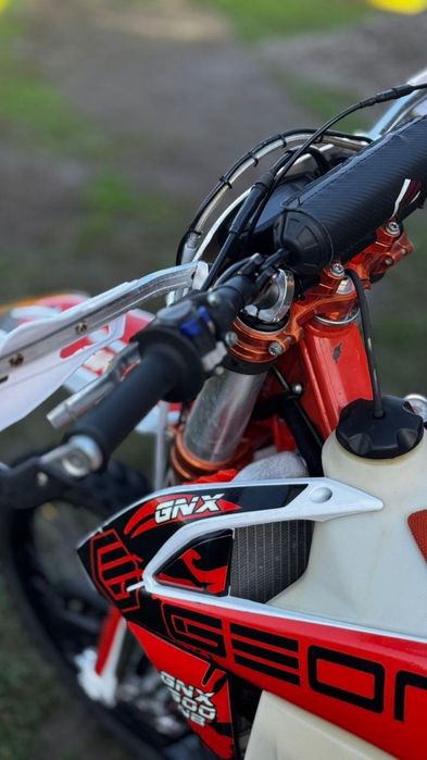 Мотоцикл Gnx300 2025 рік