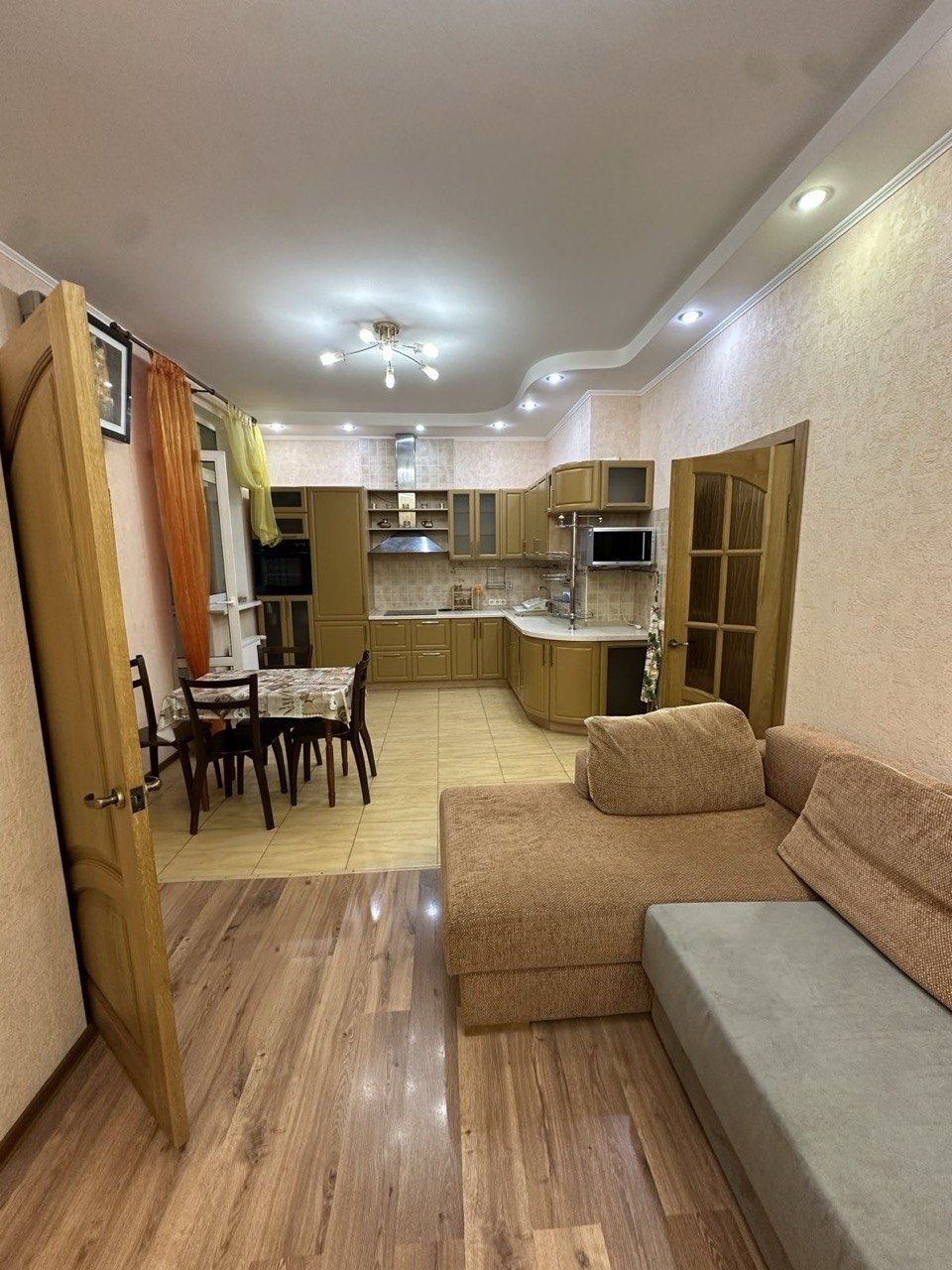Продається 3-кімнатна квартира Оболонський район Київ вул. Йорданська