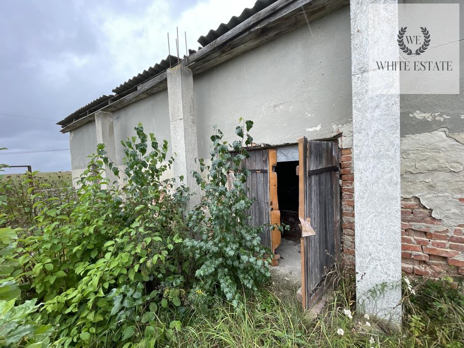 Продаж склад на ділянці 14 соток