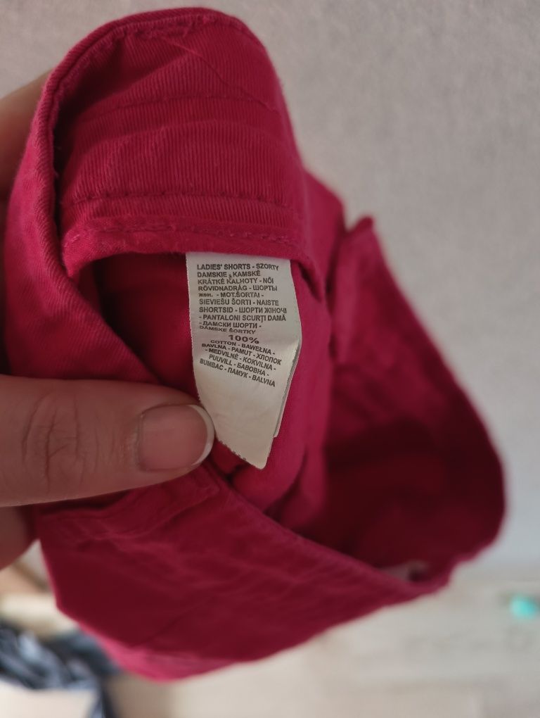 Krótkie spodenki damskie w idealnym stanie. Rozmiar 38 M
Szerokość w p
