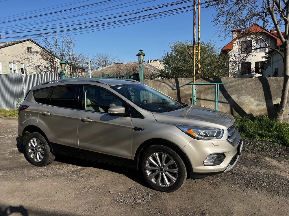 Продам автомобиль Форд/ford escape 2017 г. Максимальная комплектация