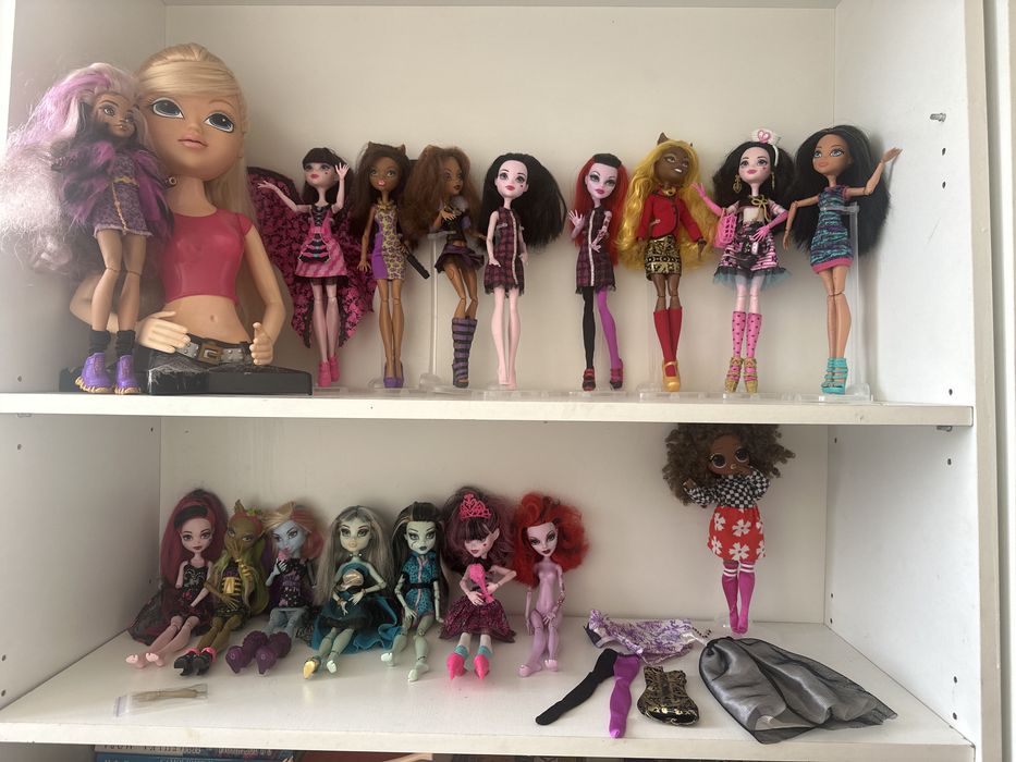 Bratz, Barbie, Monster High, LOL