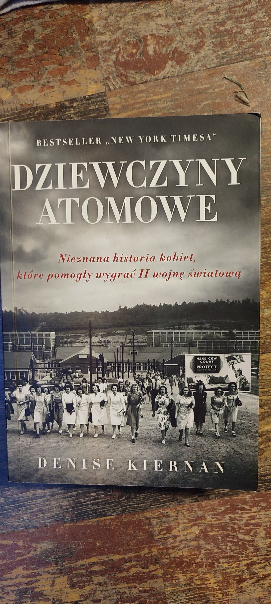 Dziewczyny atomowe Denise kiernan