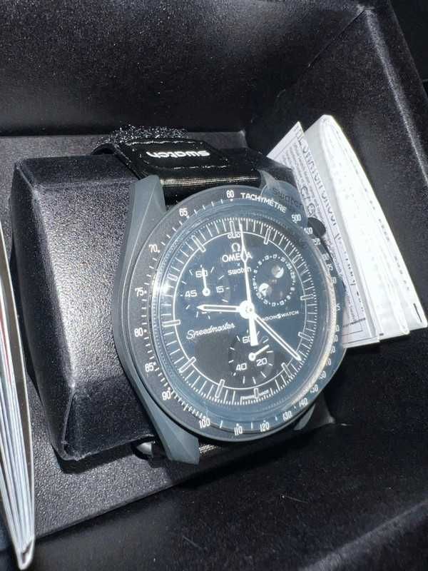 Omega x Swatch SO33B700 Snoopy Unikatowy Design Nowy Model