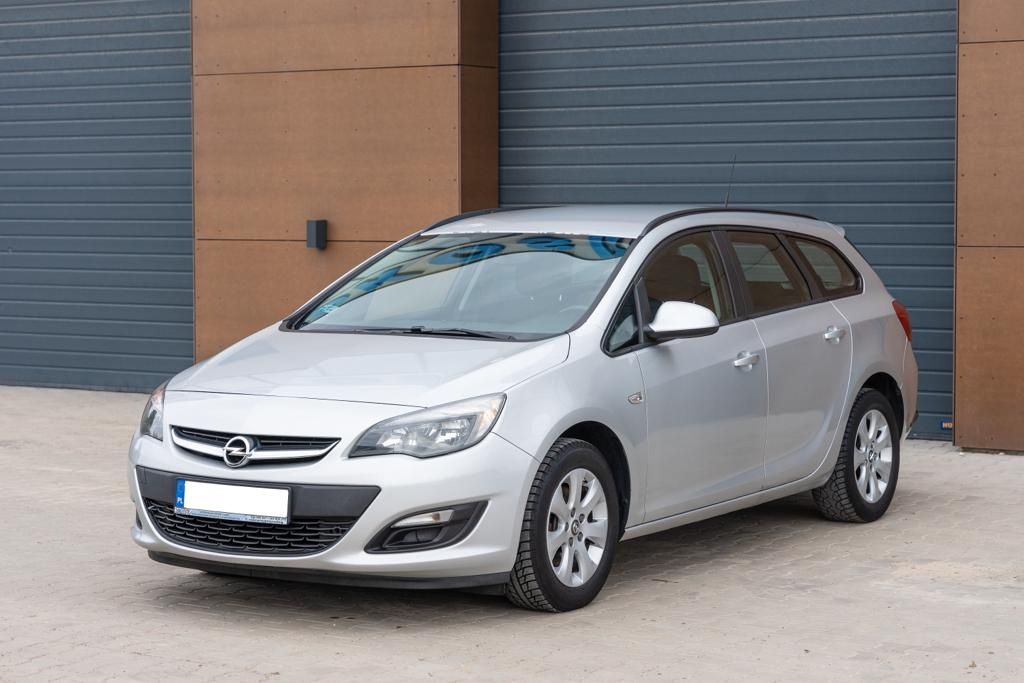 Opel Astra J  2014r  1.7d  sports tourer