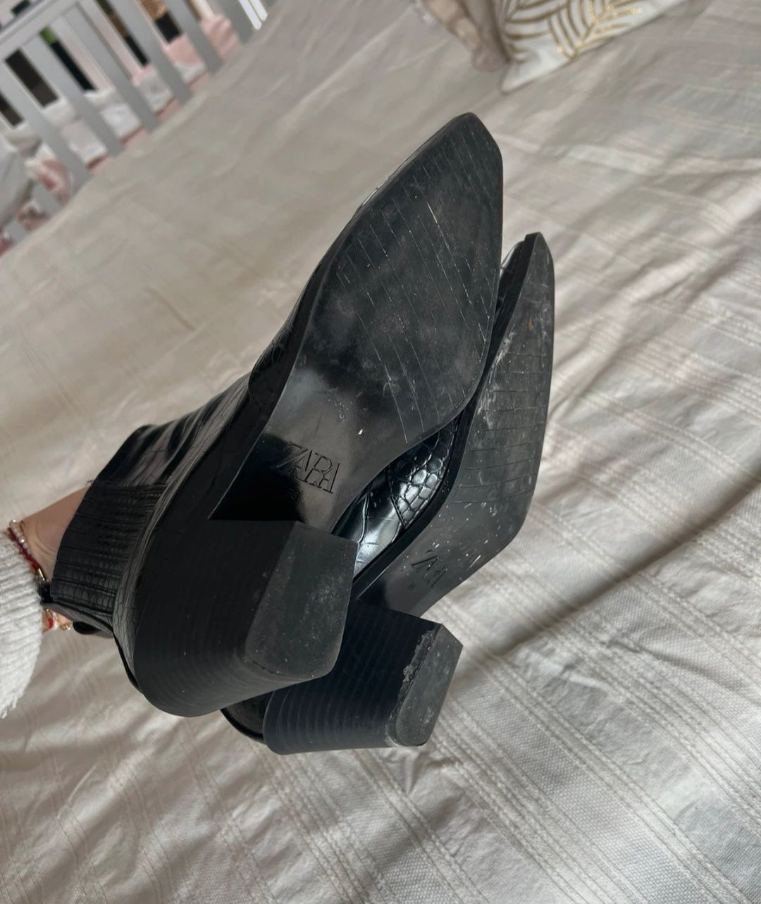 Kowbojki Zara 38 czarne skórka  botki na obcasie
