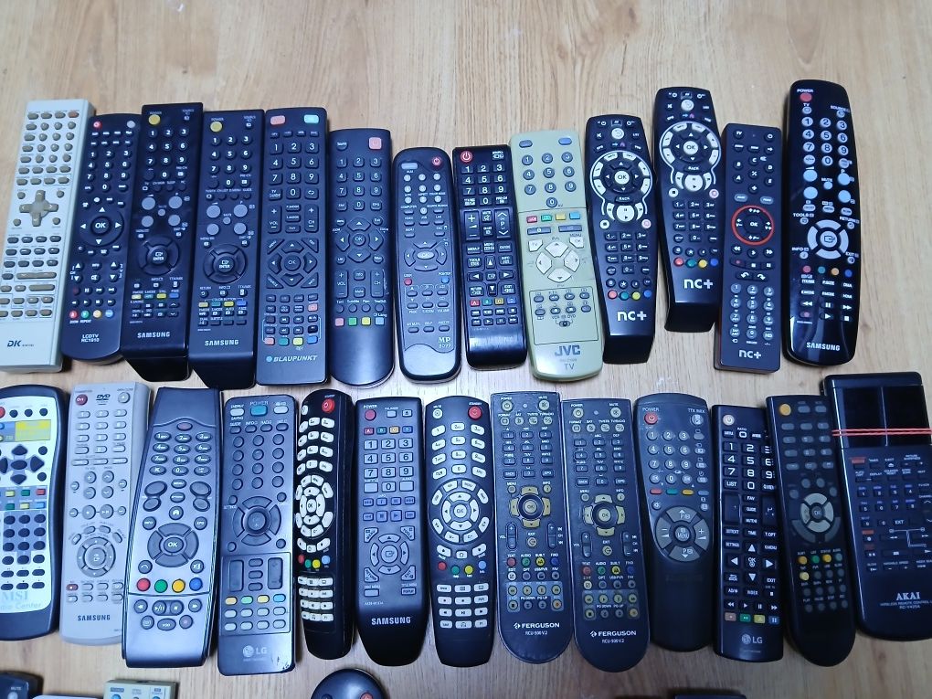 Piloty tv / dekoder / DVD / itp / mega mix