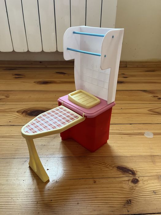 Меблі для Барбі, шафа для Барбі