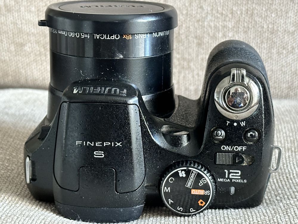Продам цифровий фотоапарат Fujifilm