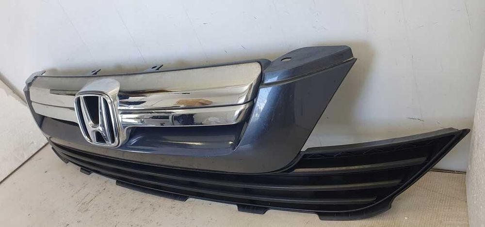 Решетка радиатора Разборка CR-V I II III Розборка грузовиков вантажіво
