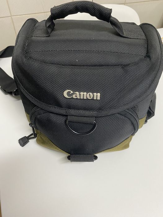 Máquina fotográfica canon EOS 1100D