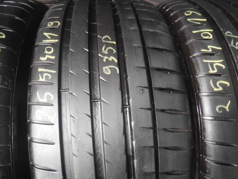 2+2xOpony 2x275/40/ZR19 2x255/40/ZR19 Michelin Pilot Sport 4S