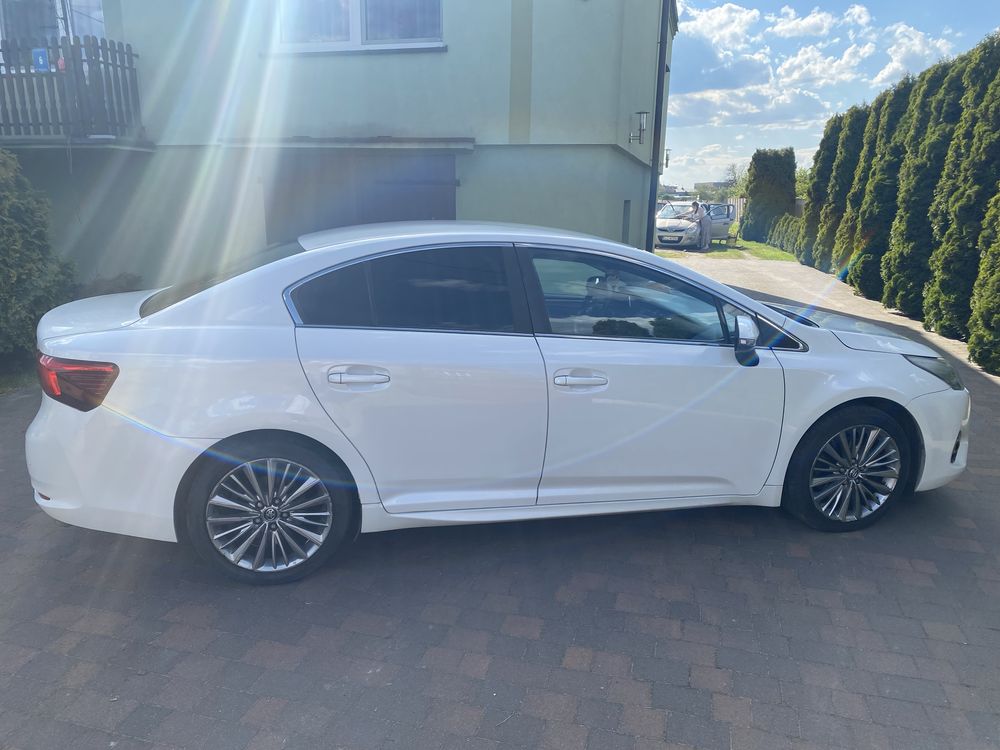 Toyota Avensis 2015 2.0 D-4D Premium 143KM