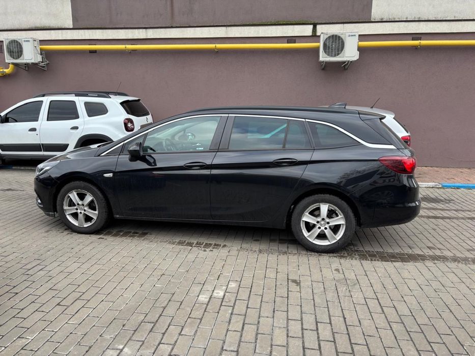 Продам Opel Astra універсал 2017
