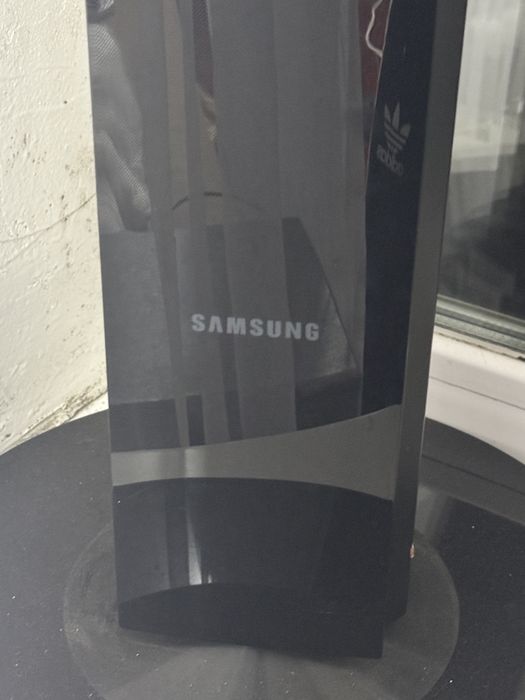 В продажі 4 колонки samsung новий стан всьо працює для домашньої акуст