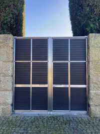 Portão em Inox Maciço e Madeira Exterior - 3,10 L x 2,53 A metros