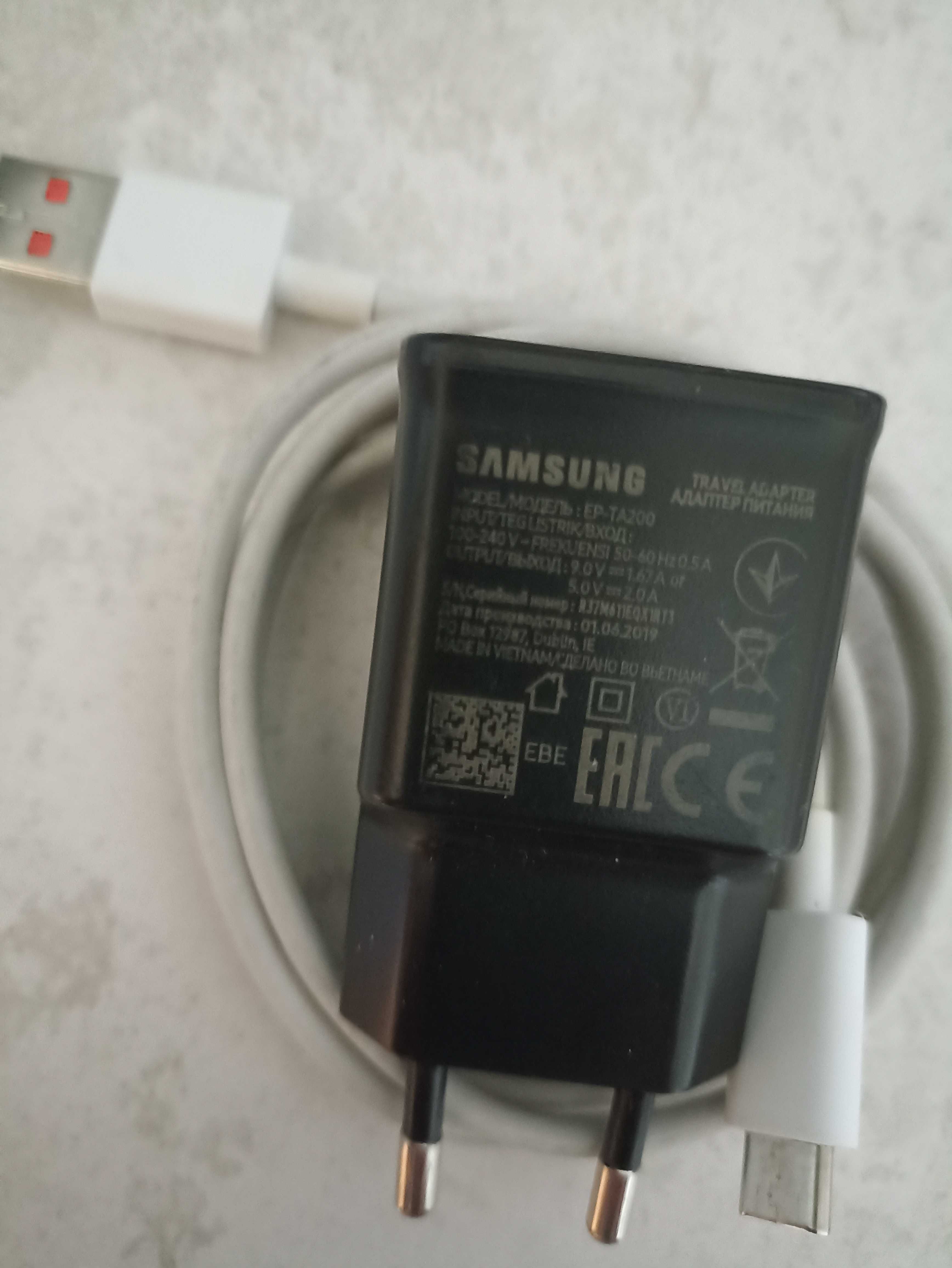 Телефон Samsung A-30s.