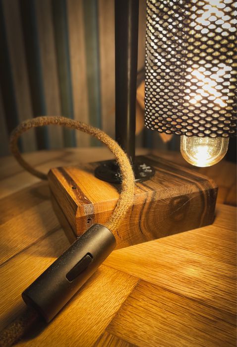 Lampka loft z wieszakiem na sluchawki