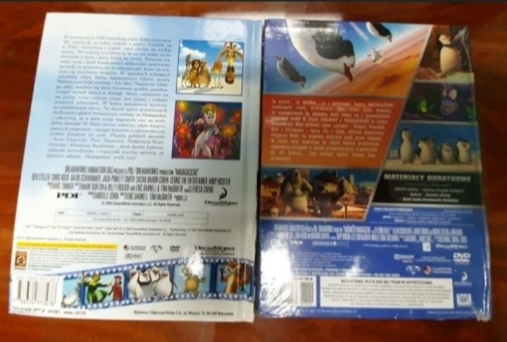 Madagaskar Pingwiny 2 x dvd z ksiażeczką Wu2