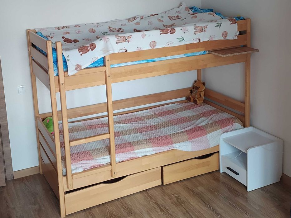 Двоповерхове ліжко з матрацами