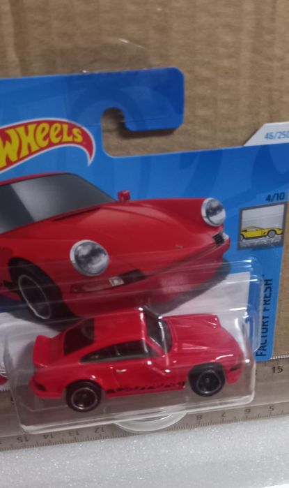 Porsche 911 carrera rs 2.7 hot wheels