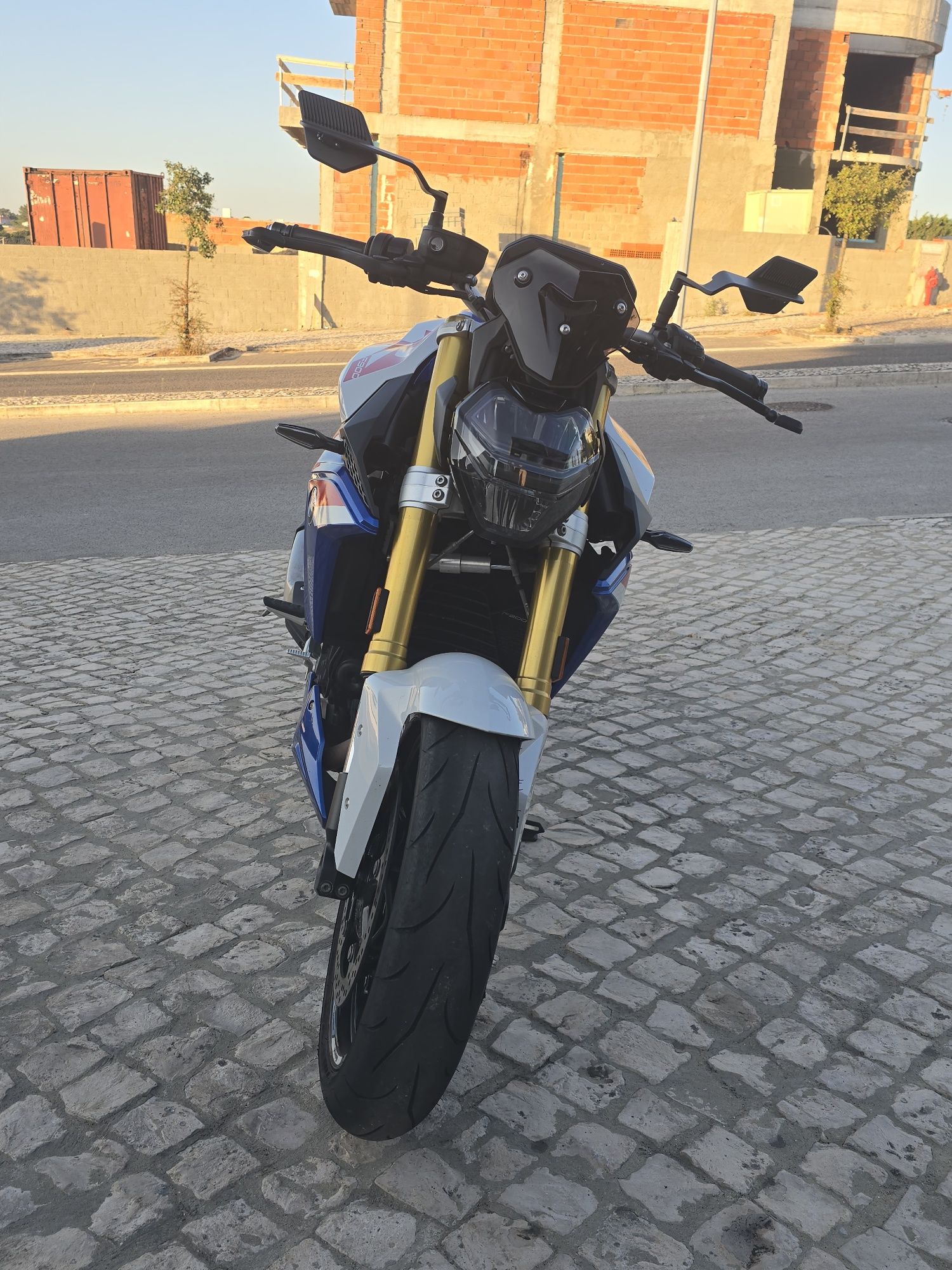 Bmw f900r 2024..