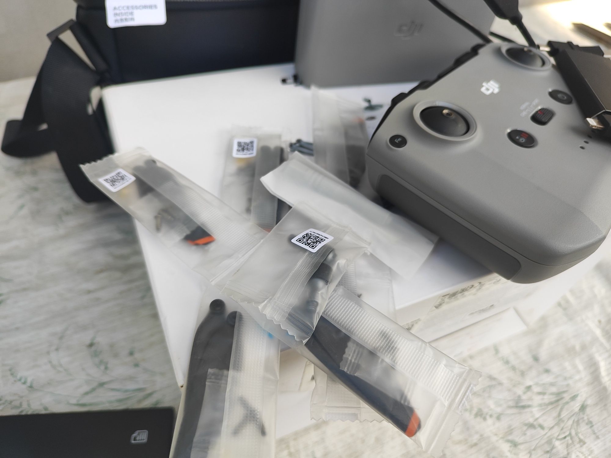 Квадрокоптер DJI Mini 2 Fly More Combo