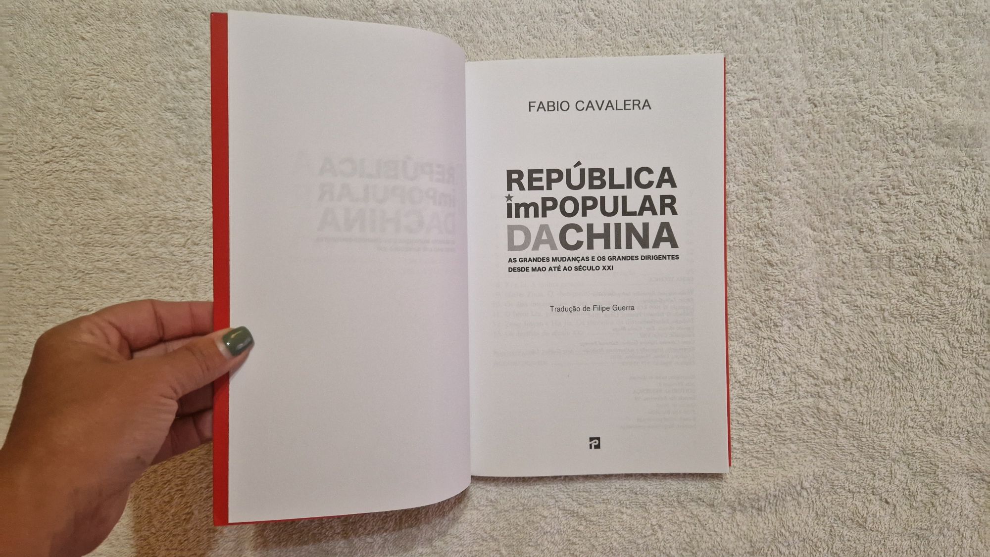 Livro "República Impopular da China" de Fábio Cavalera